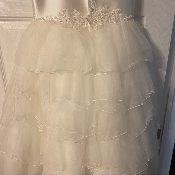 Communion or Flower Girl Dress (Off White) Girls Size 10 with veil and tiara - Picture 9 of 16